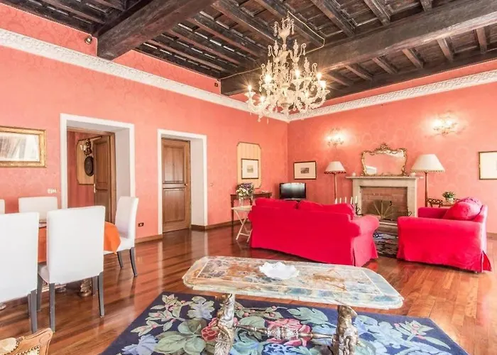 Luxury Spanish Steps Apartment Rom
