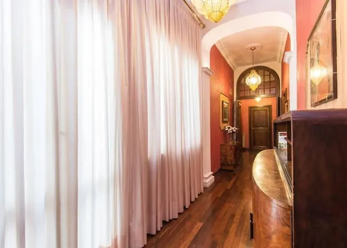 Luxury Spanish Steps Apartment