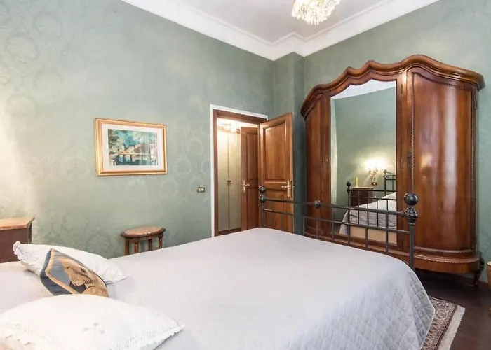 Luxury Spanish Steps Apartment *