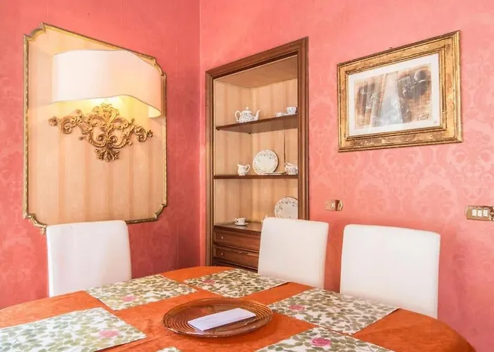 Luxury Spanish Steps Apartment *